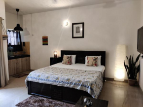 Hootstays Apartment 203, Near Prem Mandir